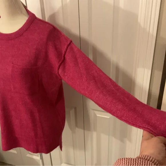Women's Pink Sweater -NWT - Picture 9 of 16